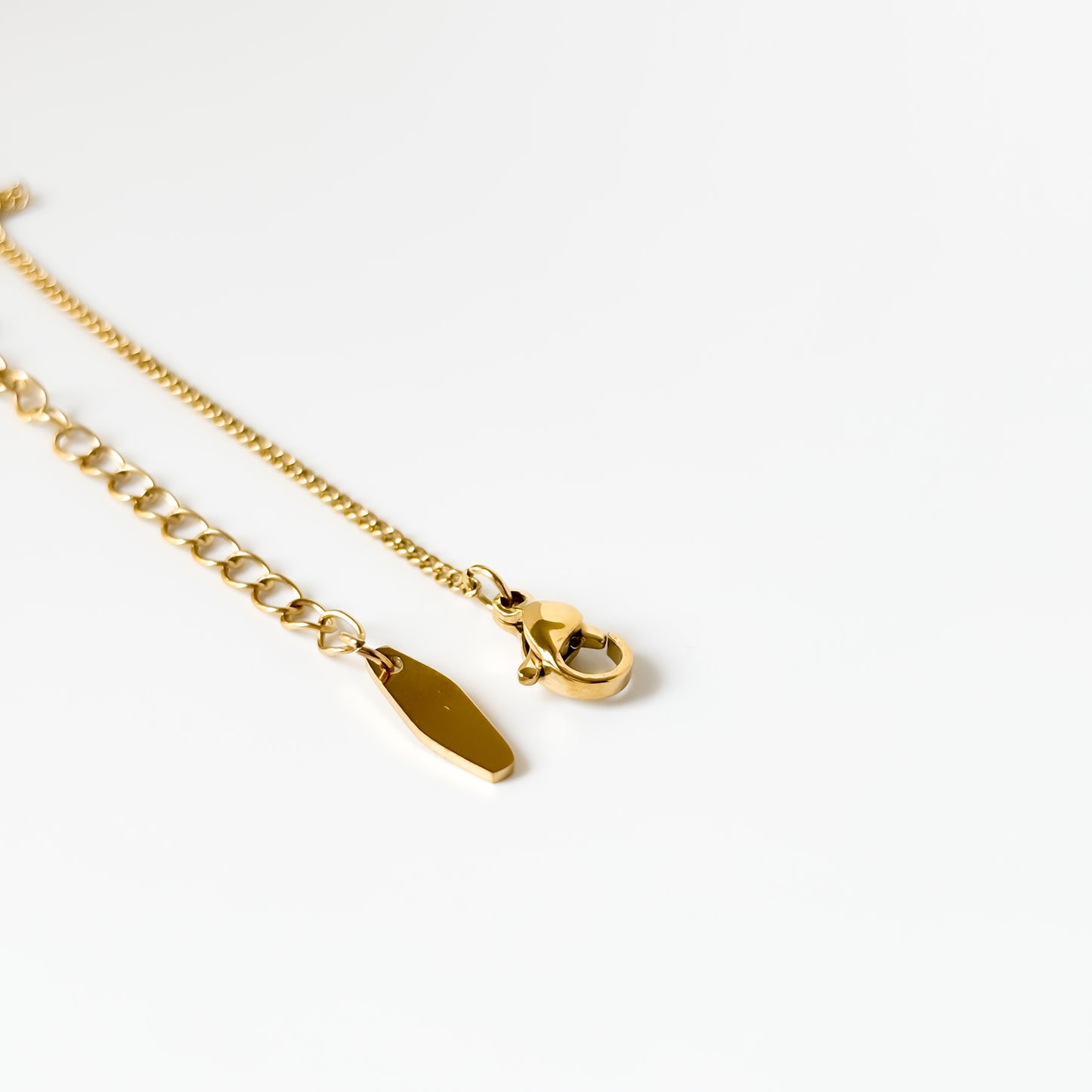 Shella Pearl Necklace