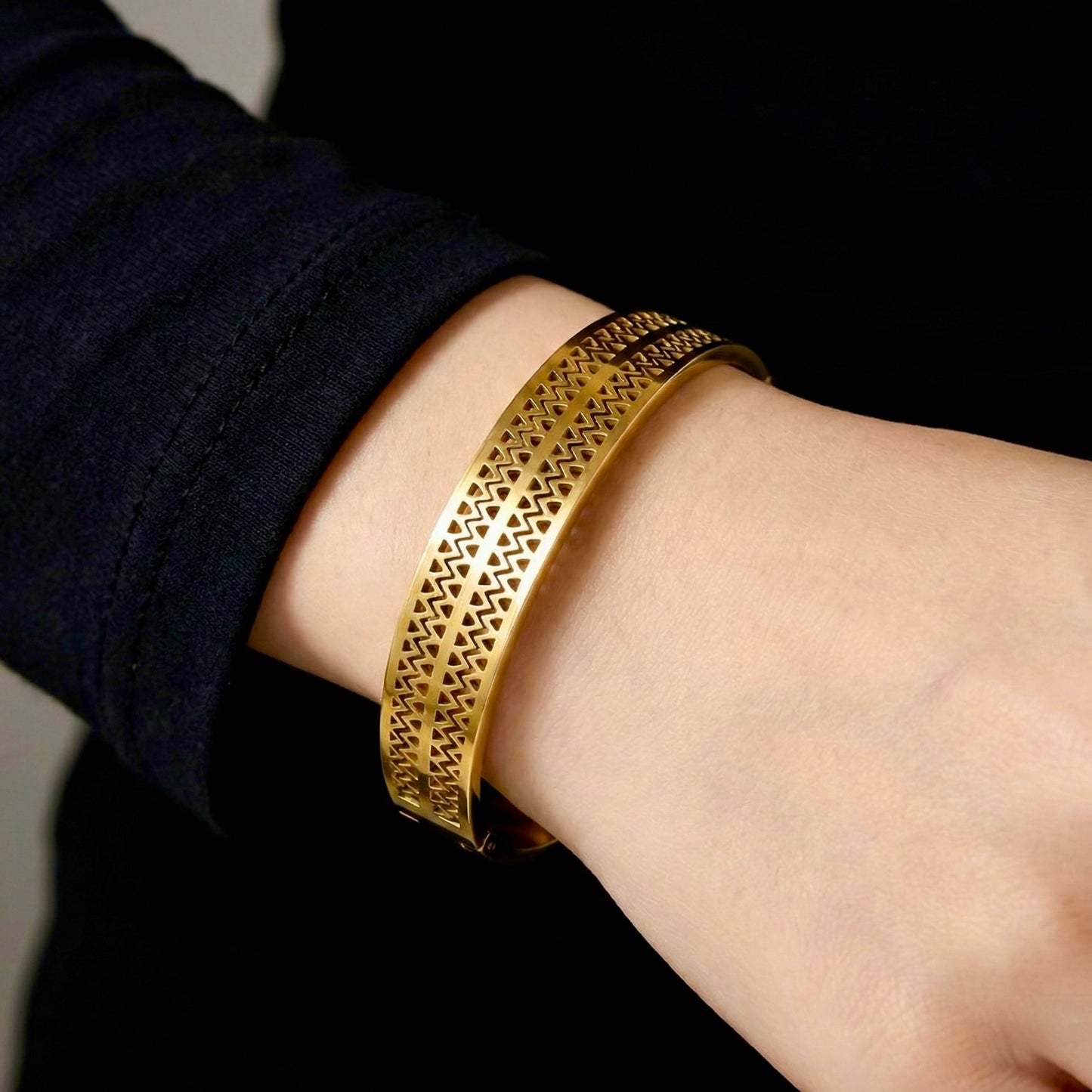 Zahara Gold Cuff