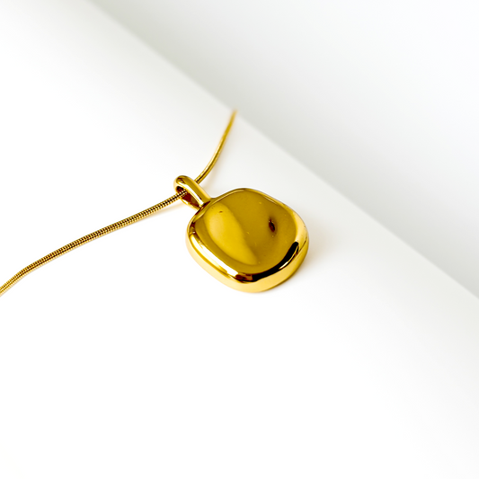 Solenn Pendant Necklace