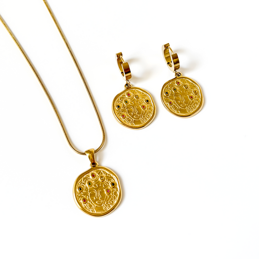 Nerina Pendant Necklace