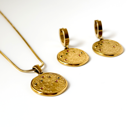 Nerina Pendant Necklace