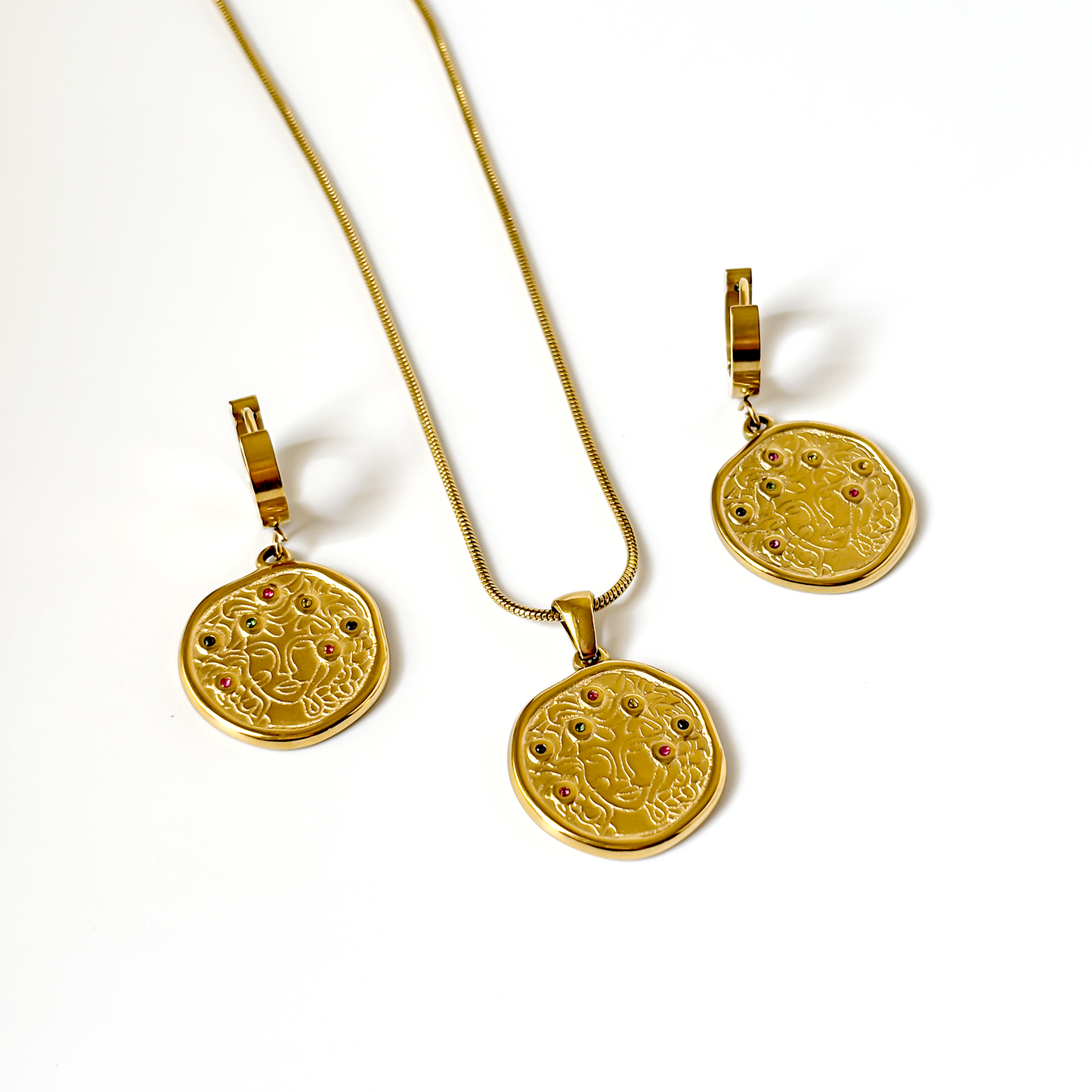 Nerina Pendant Necklace