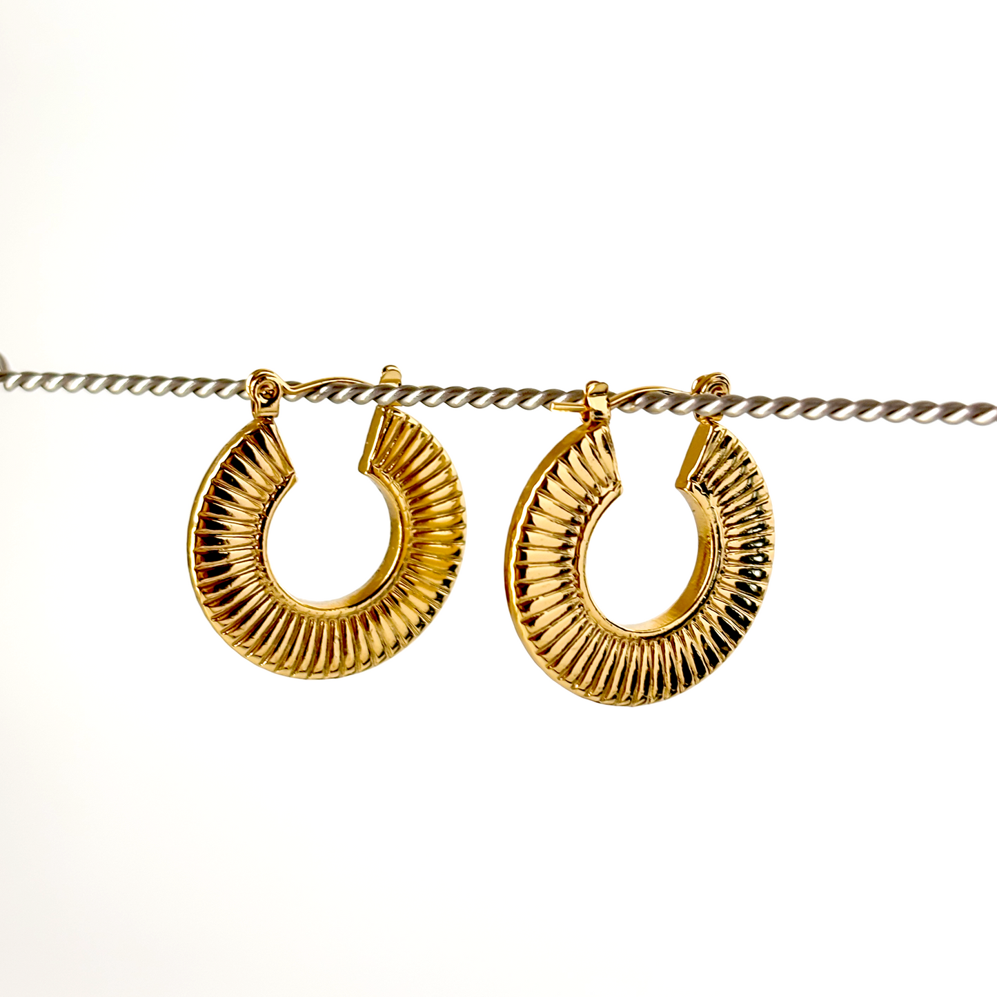 Inaaya Textured Hoops