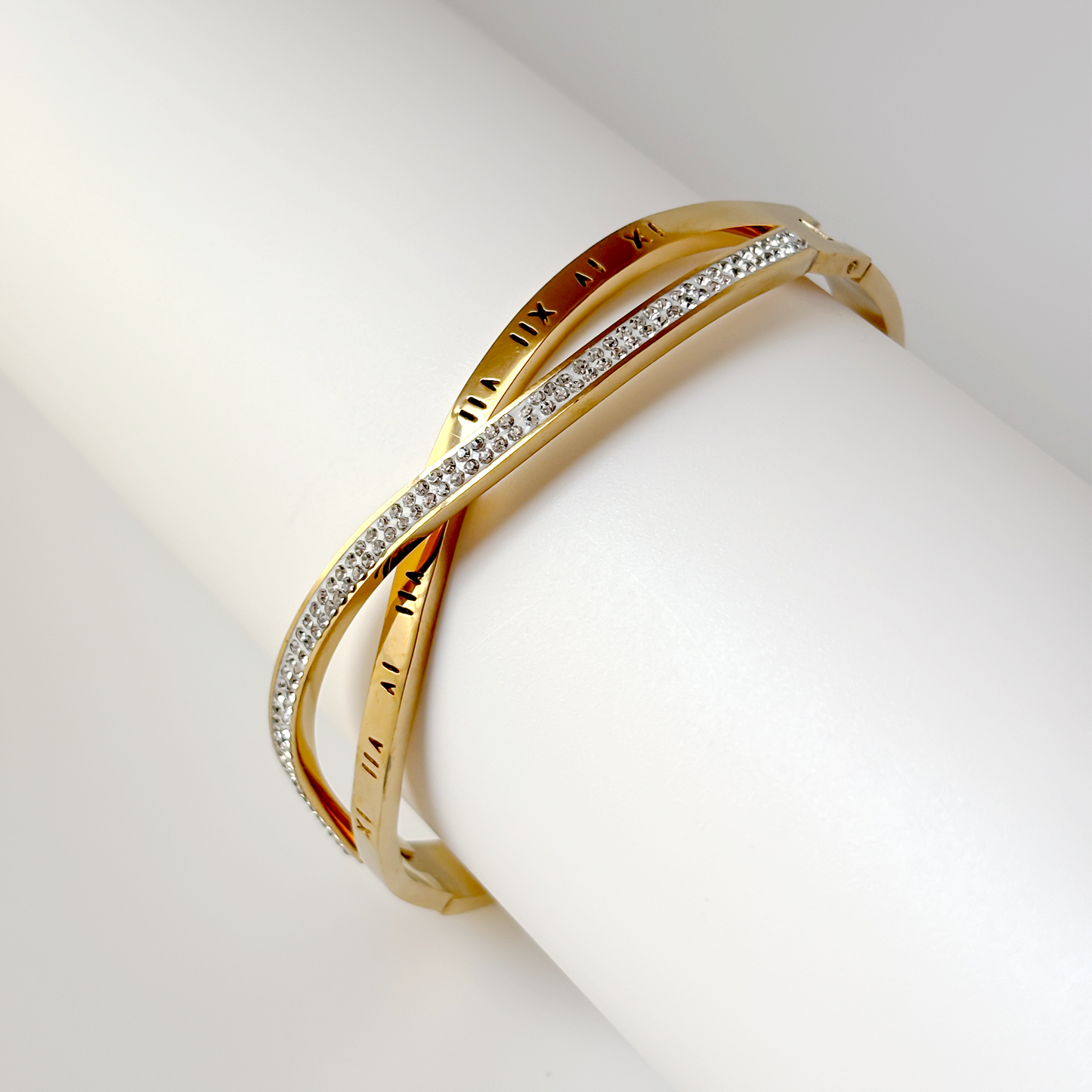 Luminara Infinity Cuff