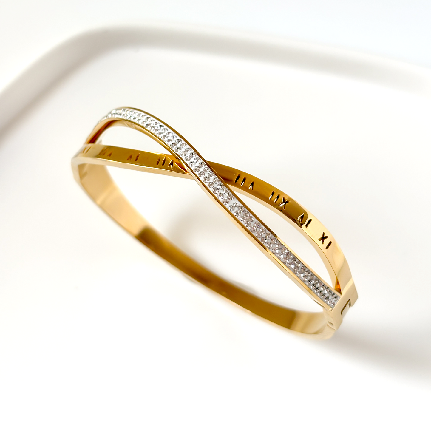 Luminara Infinity Cuff