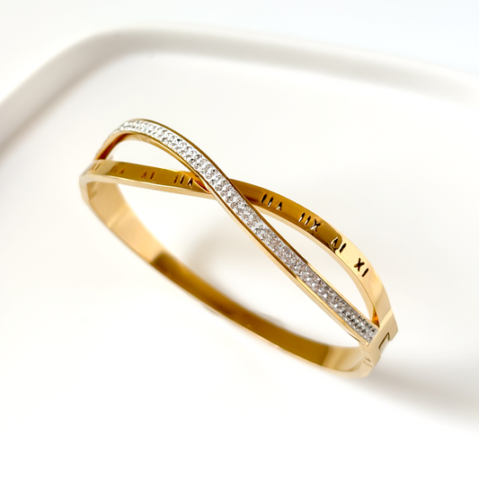 Luminara Infinity Cuff